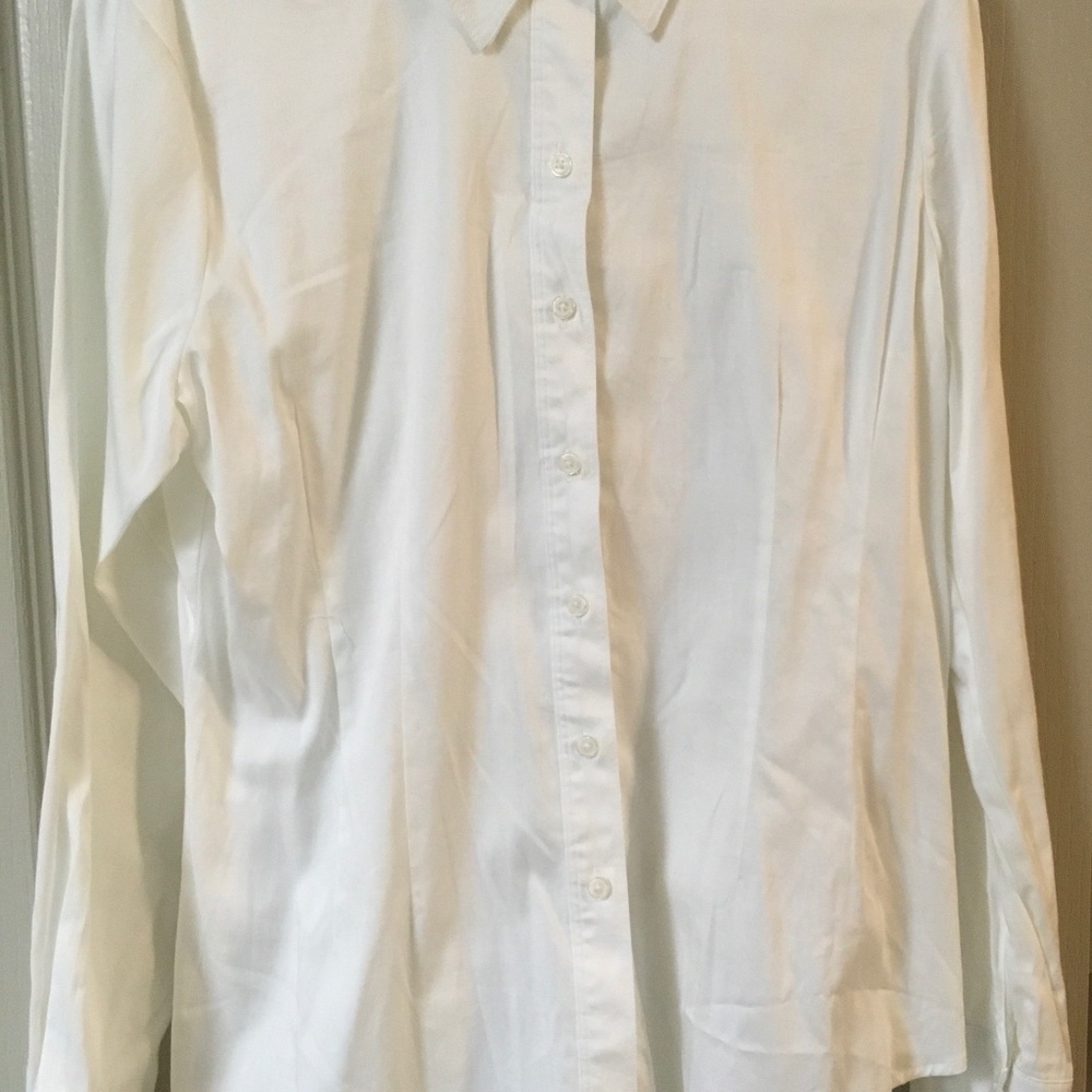 Woman’s fitted cotton shirt